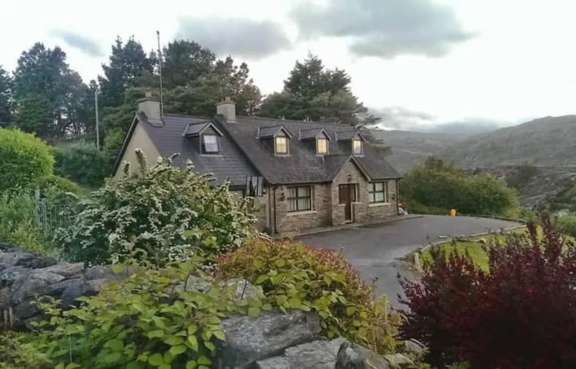 Cuckoo Tree House, Glengarriff, Beara Peninsula - Image 1