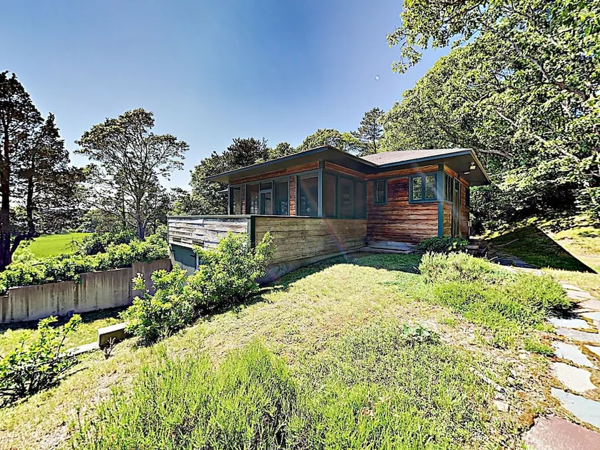 Cape Cod  On The Bay 3 Bedroom Home - Image 1