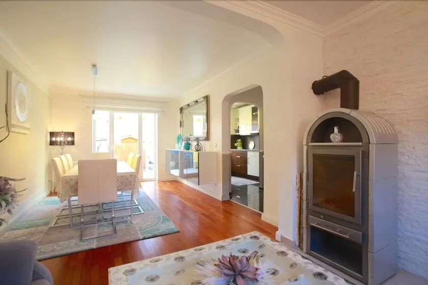ID 5868 | Private House - Image 1