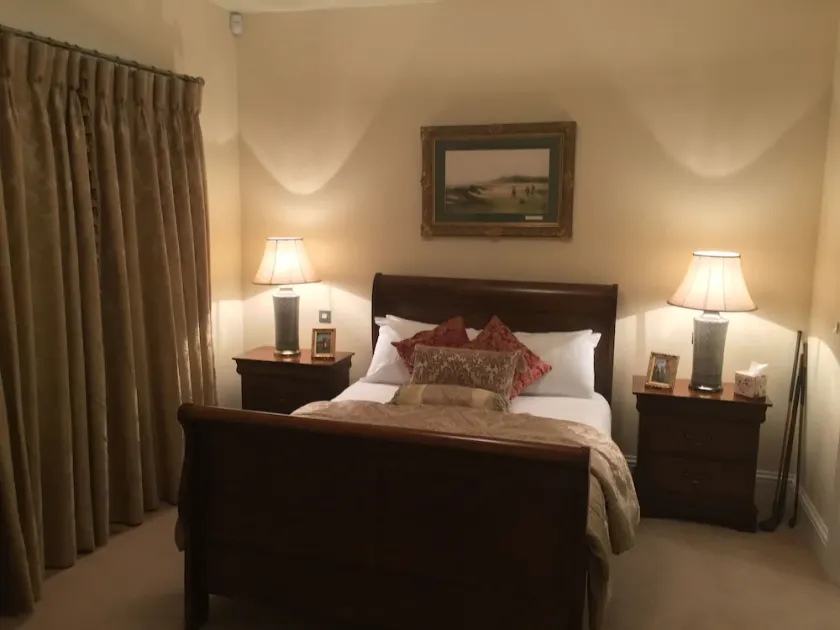 Sawgrass Guest House - Image 1