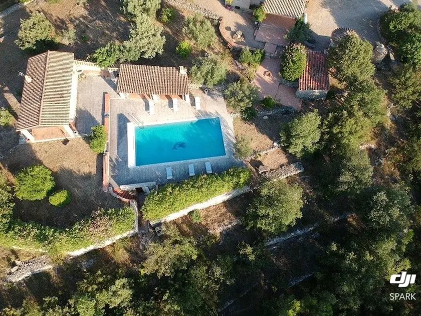 Villa de 5 chambres avec piscine privee jardin clos et wifi a Entrecasteaux - Image 1