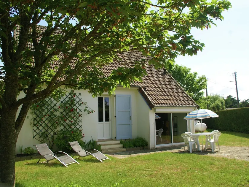 Cozy Holiday Home in Saint-germain-sur-ay With Garden - Image 1