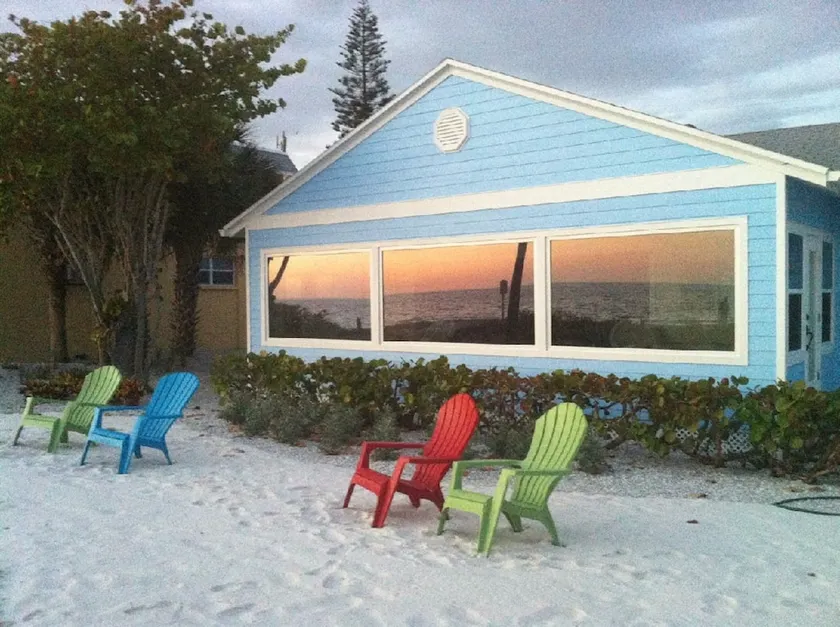 A House on Siesta Beach by Beachside Management - Image 1