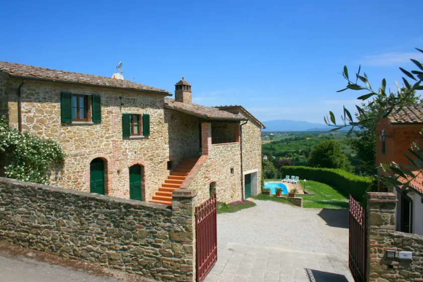 Wonderful private villa with WIFI, private pool, TV, pets allowed and parking, close to Arezzo - Image 1