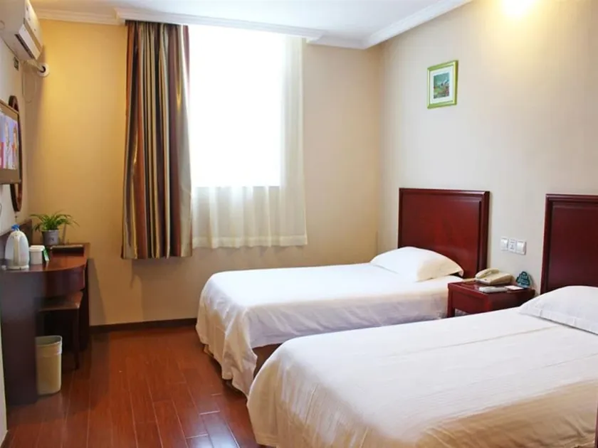 GreenTree Inn XuZhou TongShan District Normal University XueYuan Road Shell Hotel - Image 1
