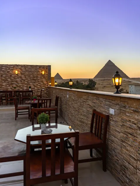 Pyramids Village Inn - Image 1