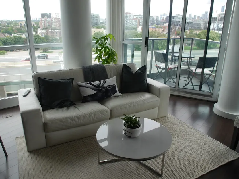Amazing 2BR Condo with Stunning Views - Image 1