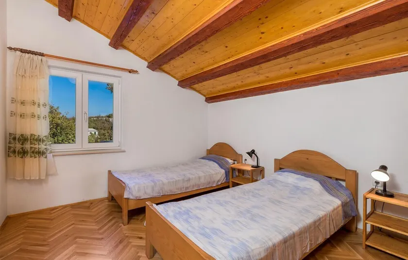 Beautiful Apartment in Balenska Draga With 2 Bedrooms - Image 1