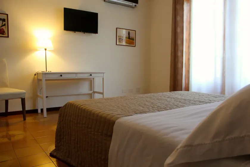 Gli Artisti Guest Rooms - Image 1