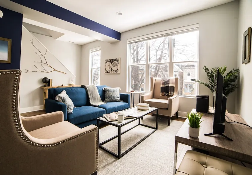 Bold 2BR in Lake View by Sonder - Image 1