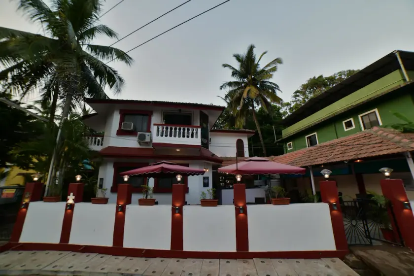 Big Daddy’s Inn Resort - Image 1
