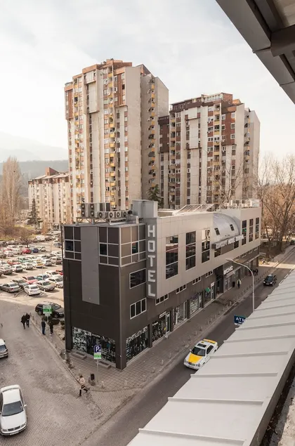 Concept Hotel Central - Image 1
