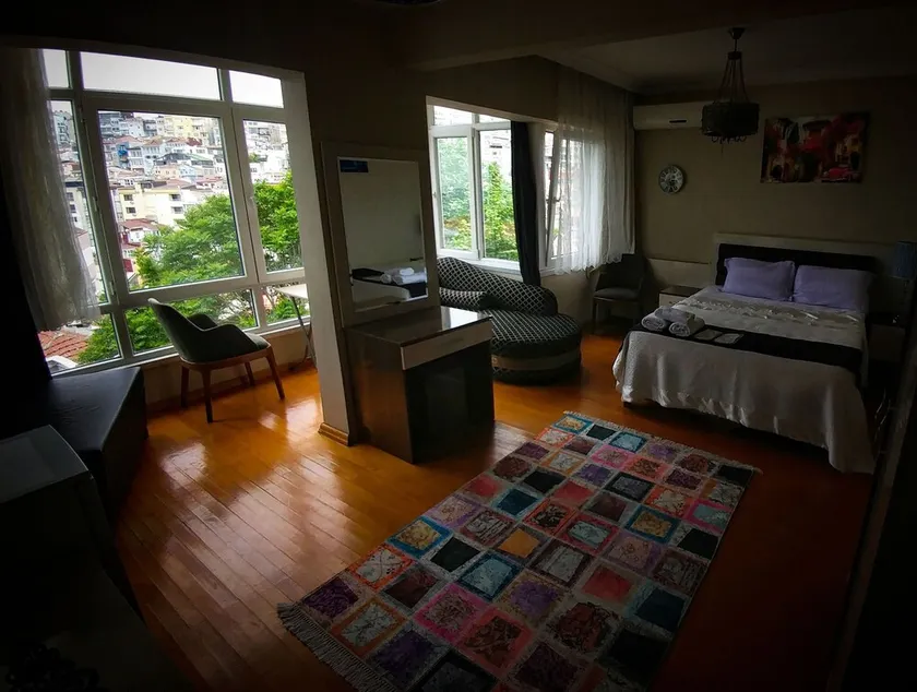 Sarah Suite - Image 1