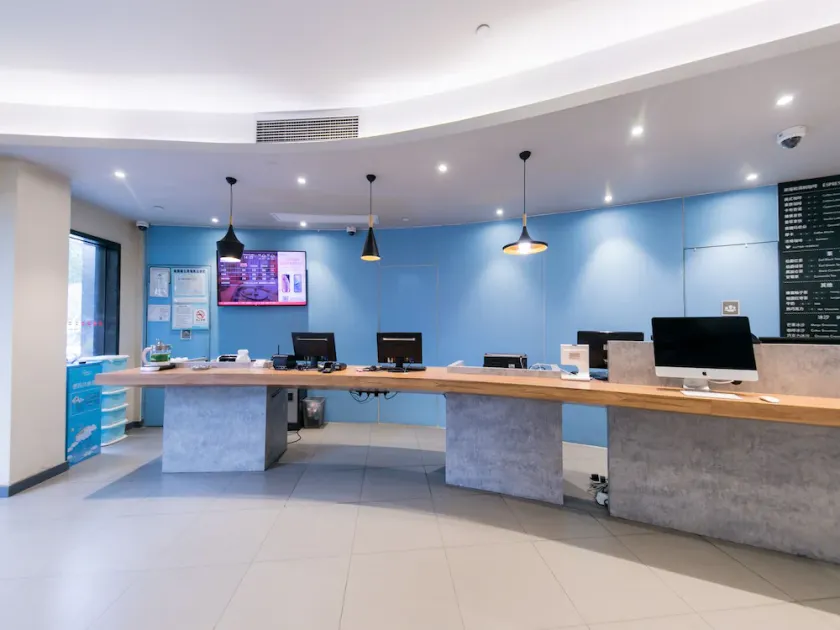Ibis Shanghai Hongqiao Gubei Hotel - Image 1