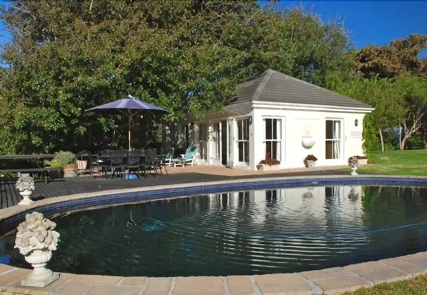 Majini Guest House - Image 1
