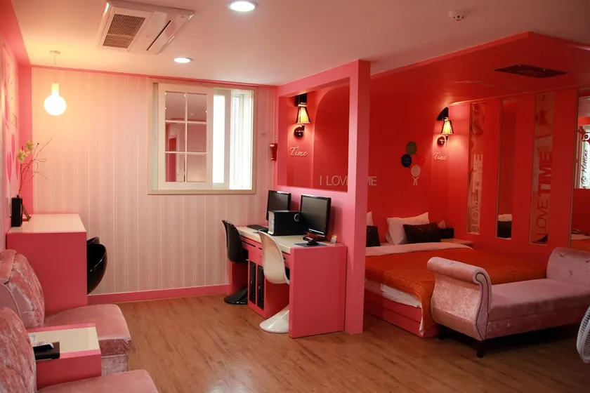 Time Motel - Image 1