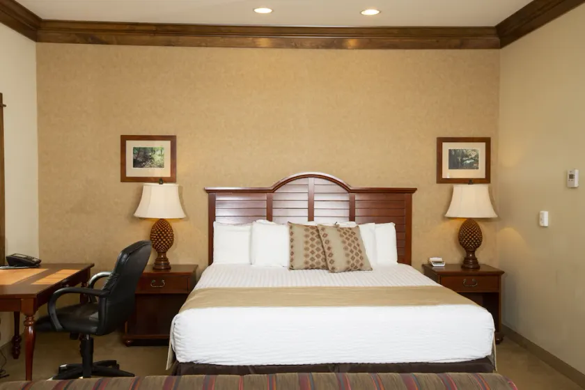 The Rockwell Lake Lodge - Image 1