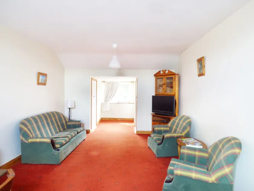 Kiltartan House 2B - Image 1