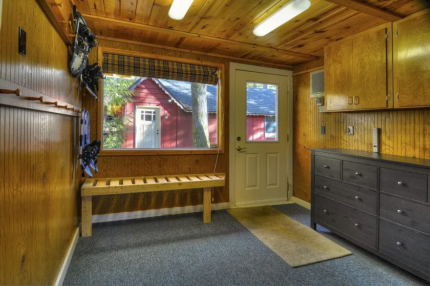 Red Hawk Hideaway - Image 1