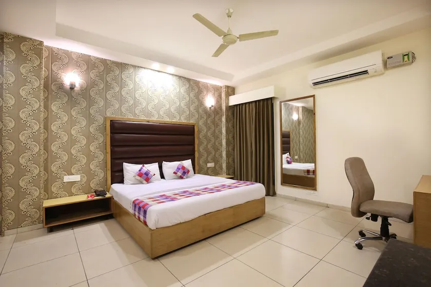 OYO 8776 Citi Inn Zirakpur - Image 1