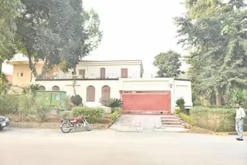 The Life House - Image 1