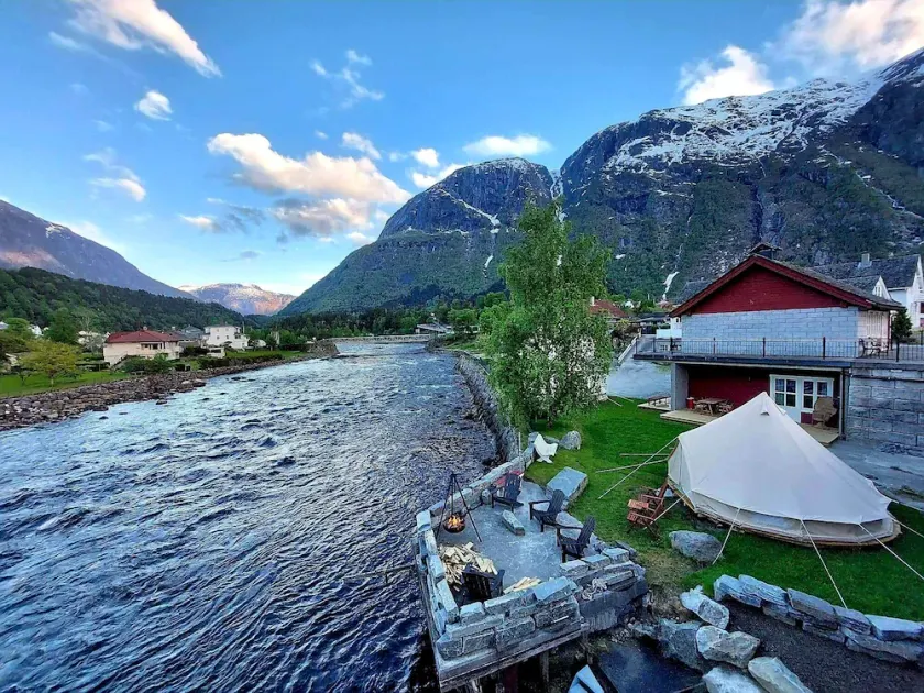 Eidfjord Riverside Apartments & Glamping - Image 1