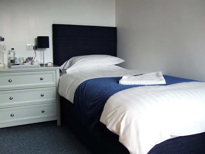 Links Side Guesthouse - Image 1