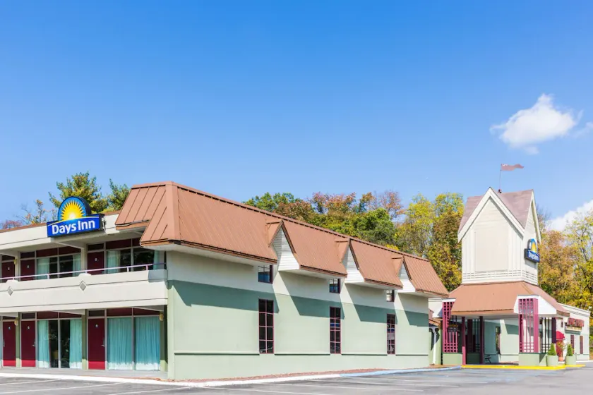 Days Inn by Wyndham East Stroudsburg - Image 1