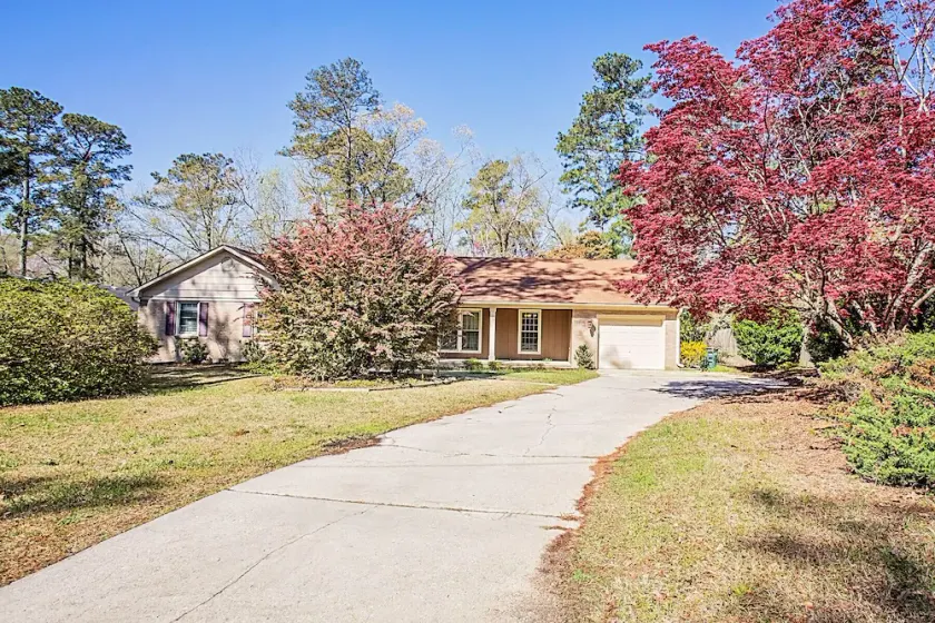 Enjoy the Centrally Located Mcfadyen Guest House - Image 1