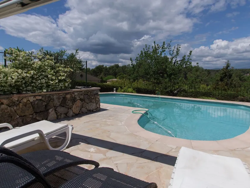 Tranquil Villa Escape in Mougins - Image 1