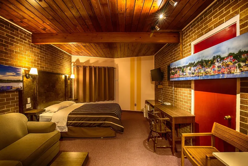 WhMotel - Image 1