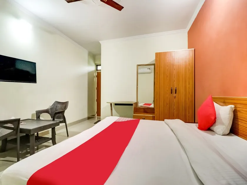 Hotel R K Residency By OYO Rooms - Image 1