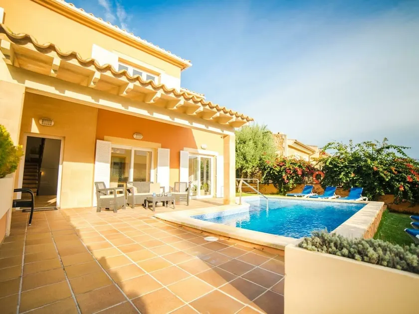Spacious Villa in Alcudia Majorca With Private Pool - Image 1