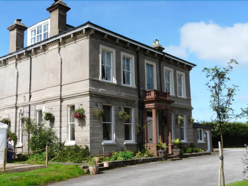 Westlakes Hotel and Restaurant - Image 1