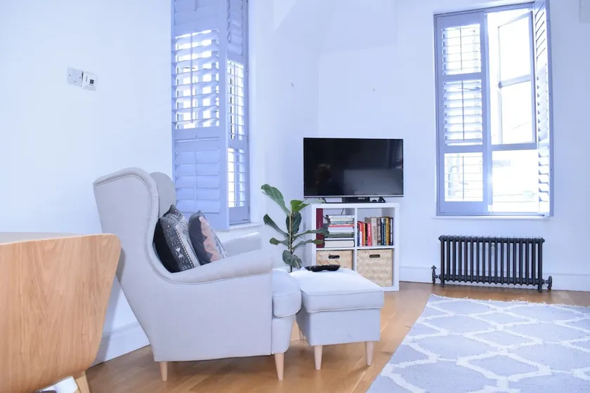 Beautiful 1 Bedroom House in East London - Image 1