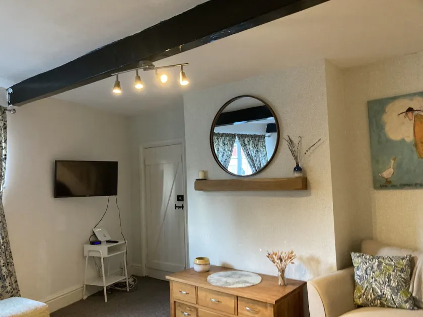 Ask 4 Discount, Best 3-bed House in Manchester - Image 1