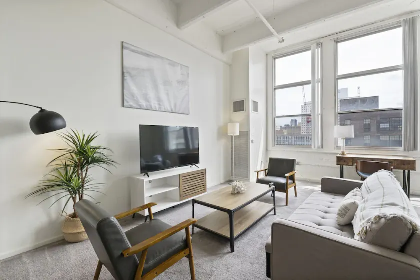 The OLIVER LOFT, Studio, 5 min to Center City - Image 1