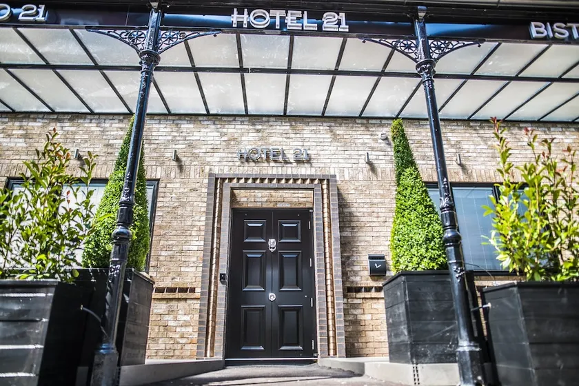 Hotel 21 - Image 1