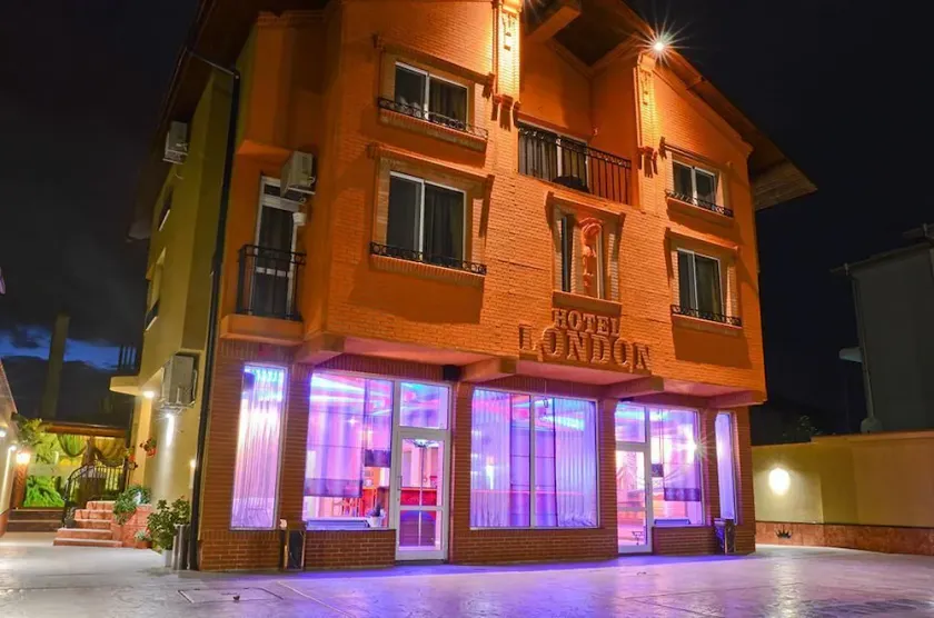 Hotel London - Image 1