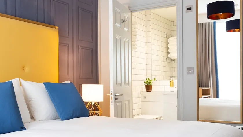 Kensington Court Hotel Notting Hill - Image 1