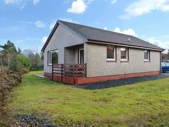 5 Innes Maree - Image 1