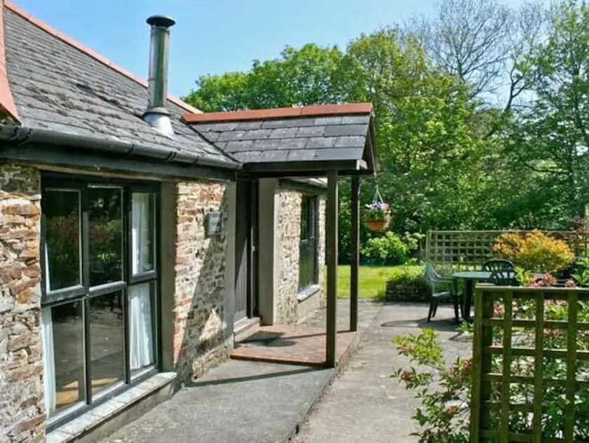 Bramble Cottage - Image 1