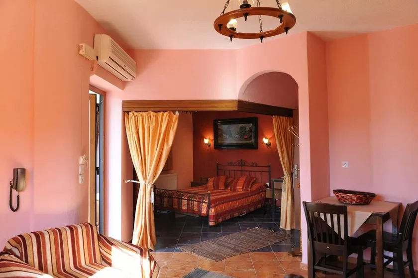Morfi Hotel - Image 1