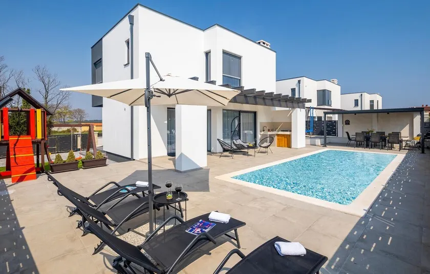 Beautiful Home in Galizana With Outdoor Swimming Pool, Wifi and 3 Bedrooms - Image 1