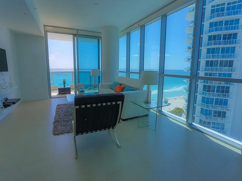 Suite Life Miami At The Monte Carlo - Image 1