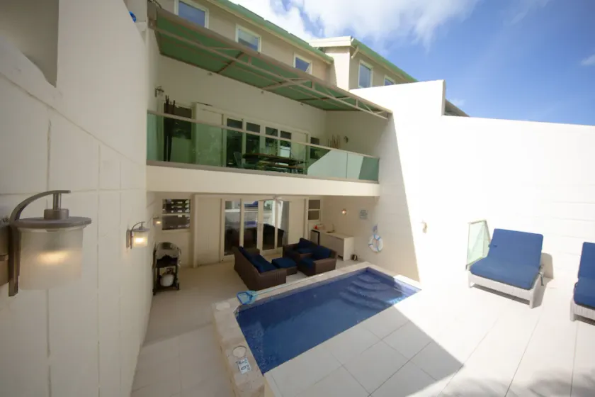 Luxury 3-bed Villa, St James, Near Beach & Gym - Image 1