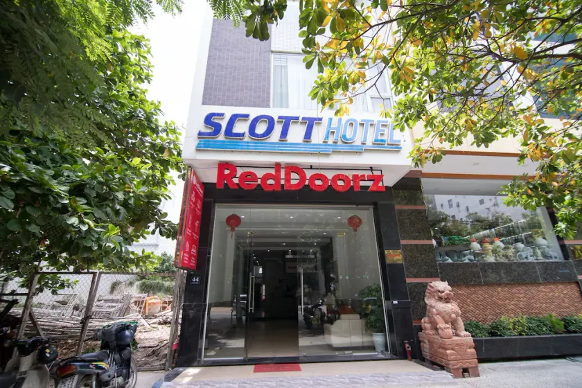 Scott Hotel - Image 1