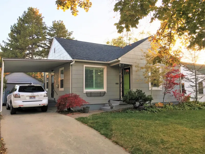Redondo House (east) 4 Bedroom Home by RedAwning - Image 1