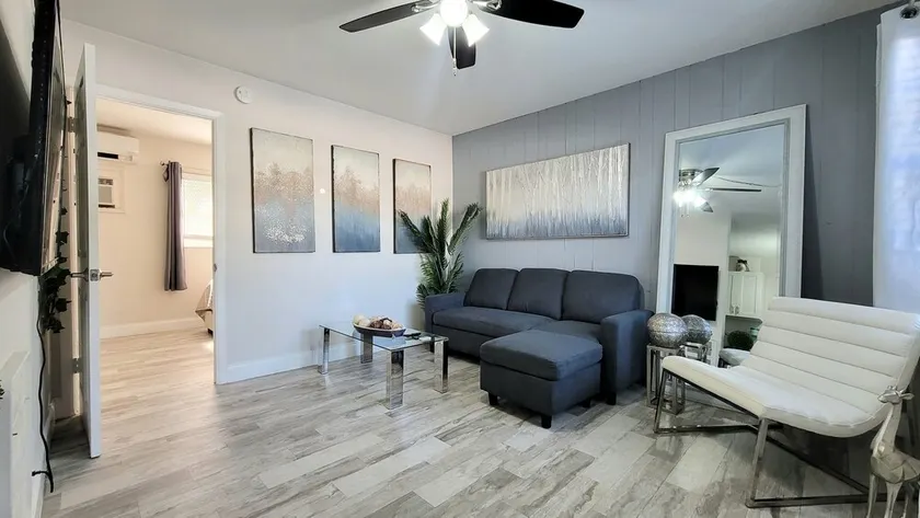 Beachway Inn - Image 1