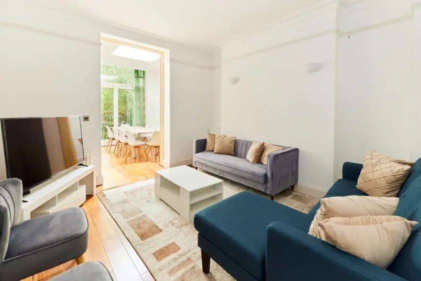 The Woolwich Retreat - Enticing 5bdr House With Parking - Image 1